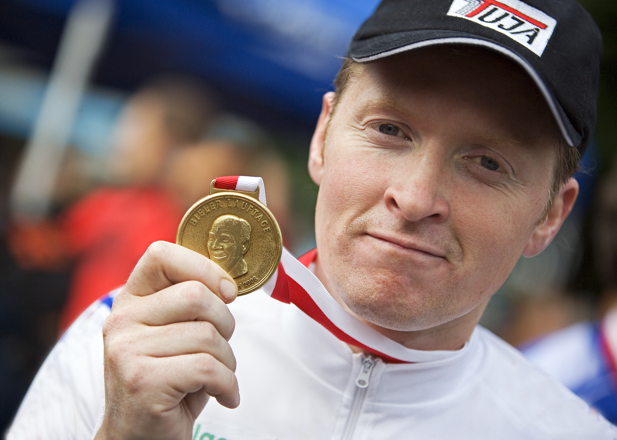 Joey Kelly by finishing the run with a medal in his hand
