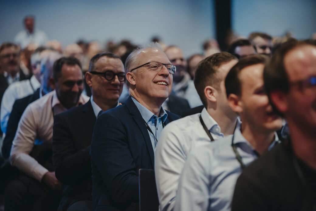 d.velop partnersummit 2020 partner smiling man