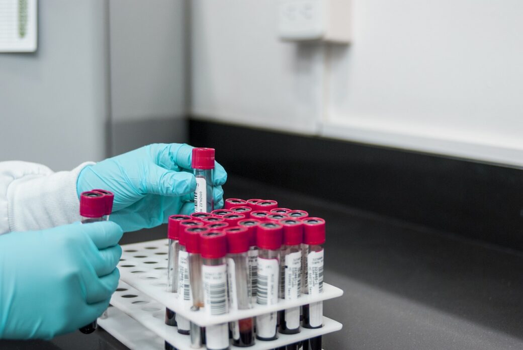 Laboratory with cannulas